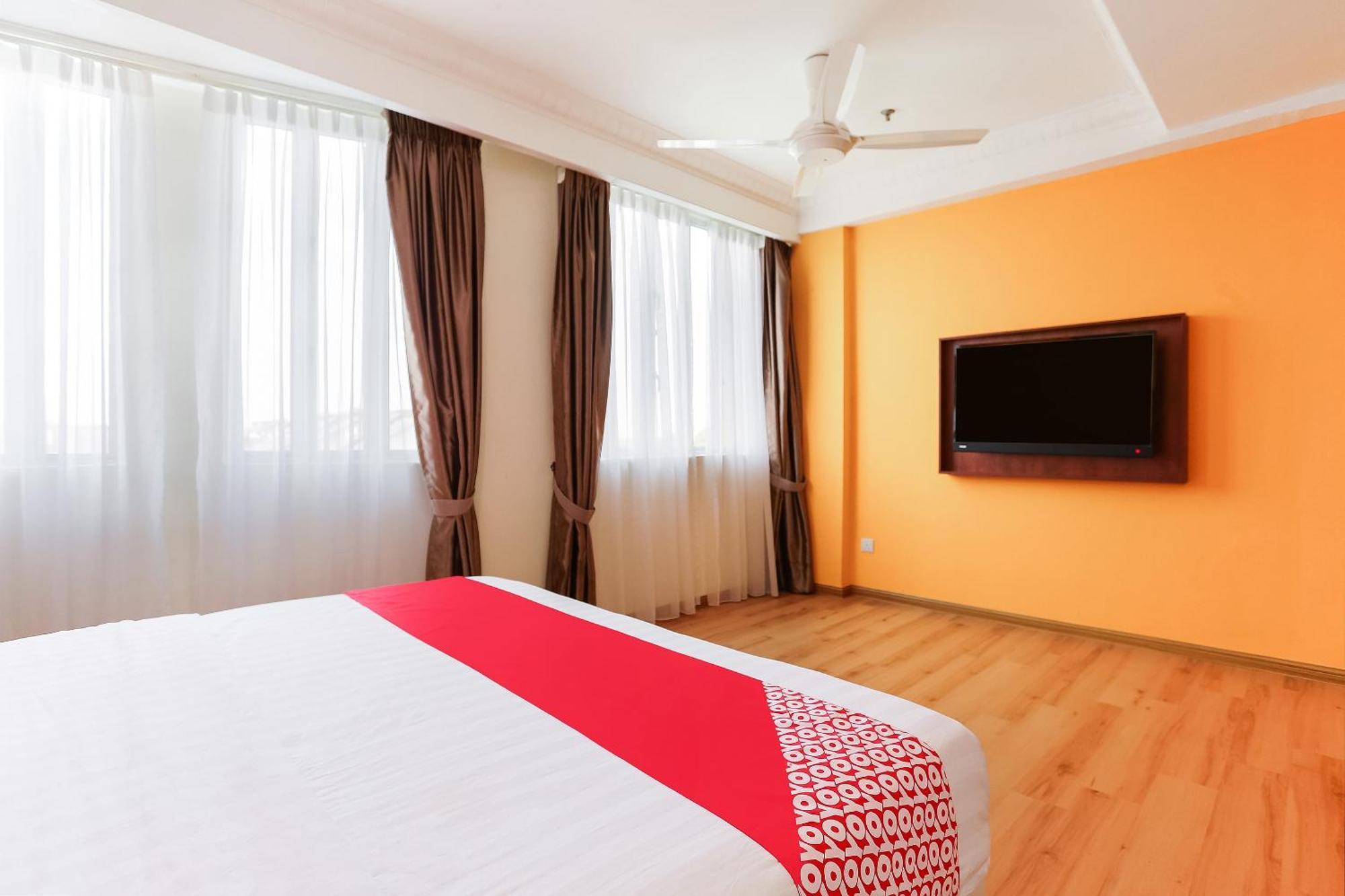 Collection O Hotel Super Cowboy Malacca Exteriör bild
