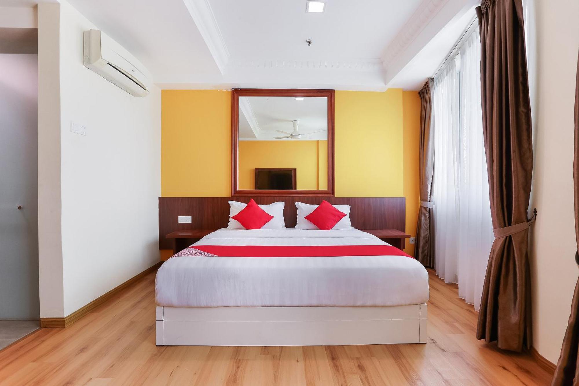 Collection O Hotel Super Cowboy Malacca Exteriör bild